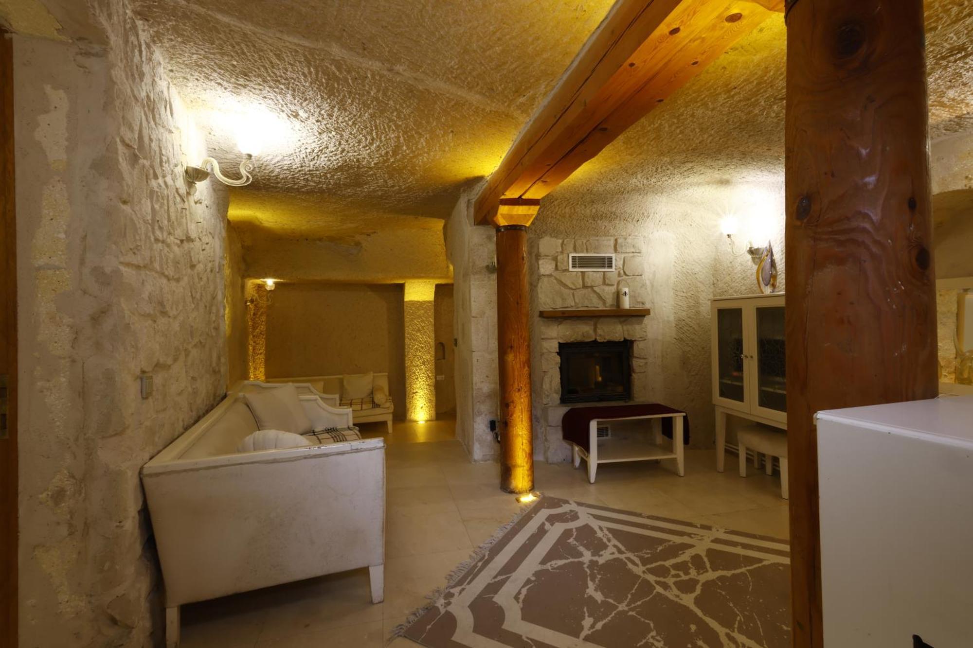 Anatelein Cave Hotel Uchisar Εξωτερικό φωτογραφία